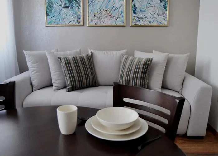 Apartman Marija, Vila Suri